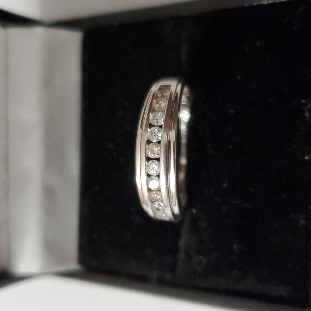 14K Gold Solitaire Diamond 'Memories' Channel Ring